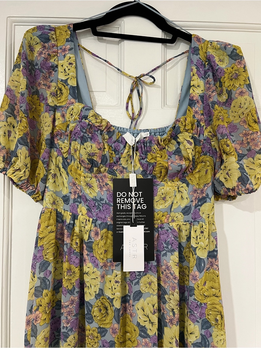 NWT ASTR the Label floral Sweetheart neck midi dress. Purples/Gold/Blue.Large - Picture 13 of 15